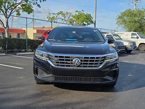 2022 Volkswagen Passat 2.0T R-Line