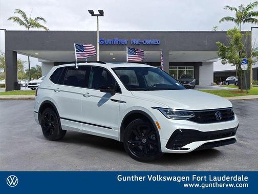2024 Volkswagen Tiguan 2.0T SE R-Line Black