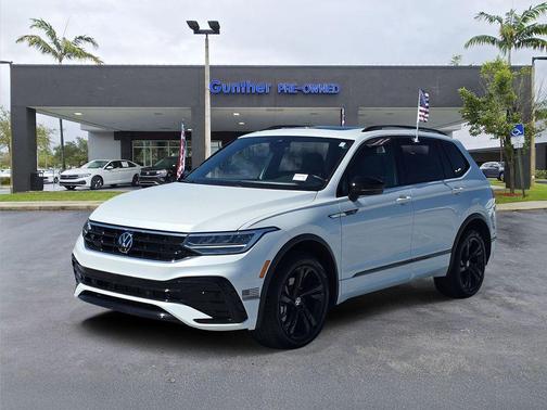 2024 Volkswagen Tiguan 2.0T SE R-Line Black