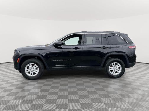 Diamond Black 2023 Jeep Grand Cherokee Laredo