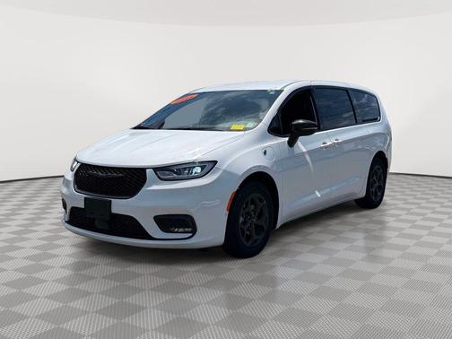 Bright White Clearcoat 2024 Chrysler Pacifica Hybrid Select
