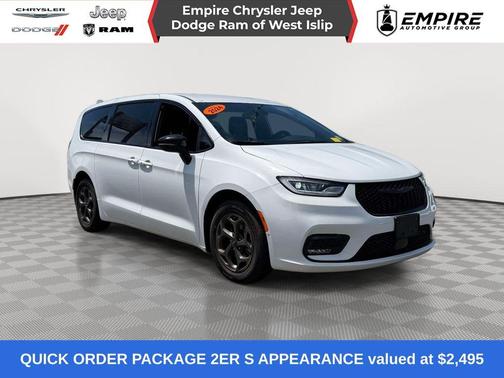 Bright White Clearcoat 2024 Chrysler Pacifica Hybrid Select