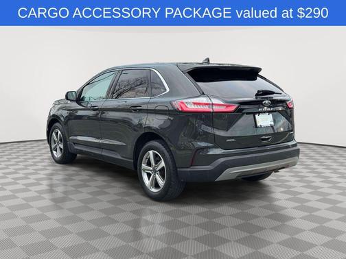 Green Metallic 2022 Ford Edge SEL