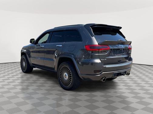 Granite Crystal Clearcoat Metallic 2019 Jeep Grand Cherokee Overland