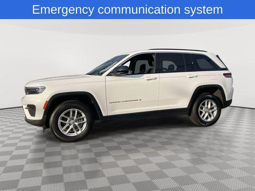 Bright White Clearcoat 2025 Jeep Grand Cherokee Laredo X