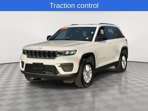 Bright White Clearcoat 2025 Jeep Grand Cherokee Laredo X
