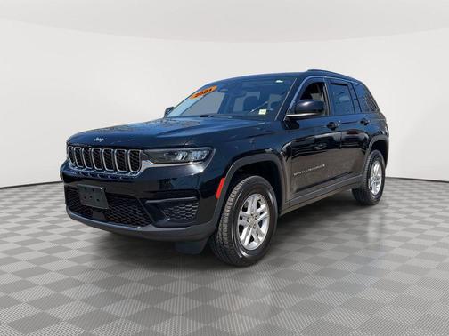 Diamond Black 2023 Jeep Grand Cherokee Laredo