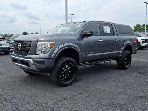 2020 Nissan Titan SV