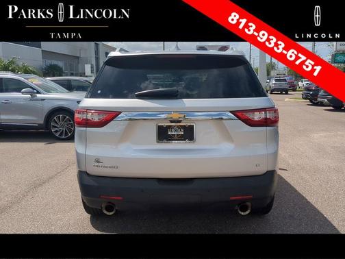 Silver Ice Metallic 2018 Chevrolet Traverse LT Leather