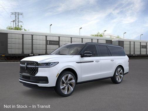 Star White Metallic Tri-Coat 2026 Lincoln Navigator Black Label