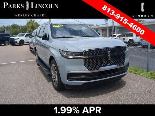 GRAY MIST METALLIC TRI-COAT 2025 Lincoln Navigator Reserve