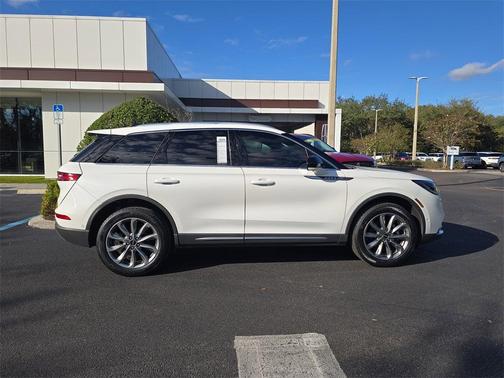 2022 Lincoln Corsair Standard