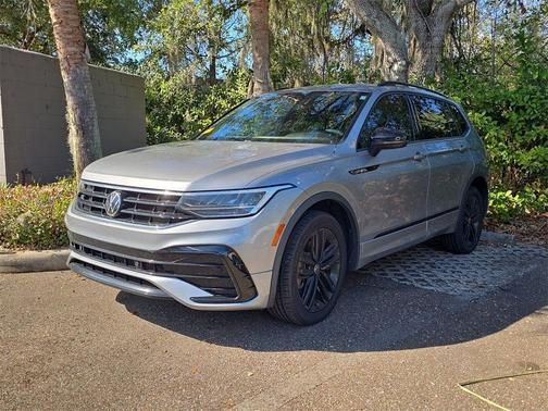 2022 Volkswagen Tiguan 2.0T SE R-Line Black