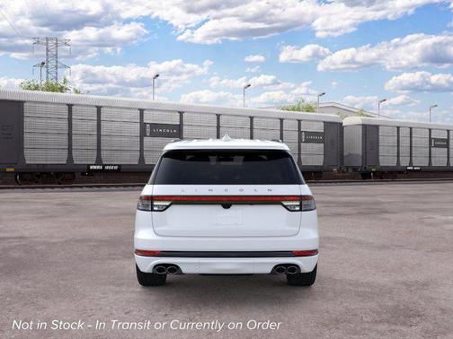 Pristine White Metallic Tri-Coat 2026 Lincoln Aviator Reserve