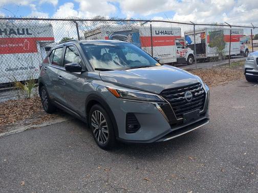 Gray/Super Black 2023 Nissan Kicks SR