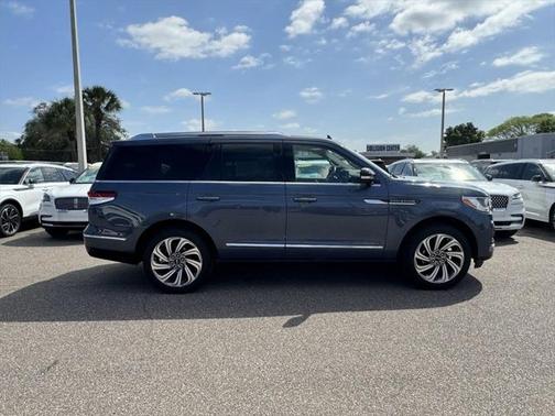 OCEAN DRIVE BLUE METALLIC 2023 Lincoln Navigator Reserve