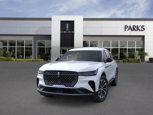 White Platinum Metallic Tri-Coat 2026 Lincoln Nautilus Premiere