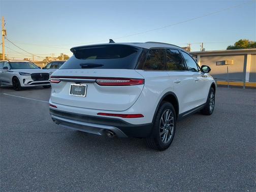 2022 Lincoln Corsair Standard