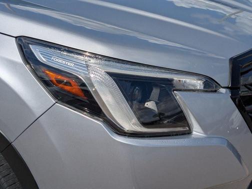 Ice Silver Metallic 2022 Subaru Forester Limited