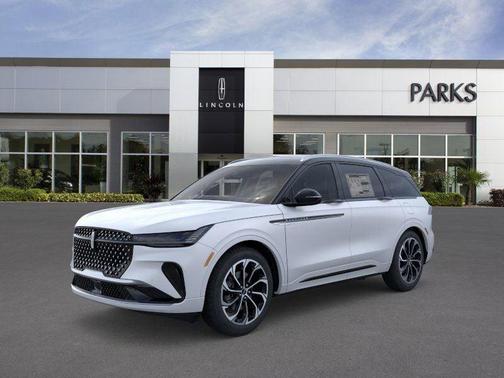 White Platinum Metallic Tri-Coat 2026 Lincoln Nautilus Reserve