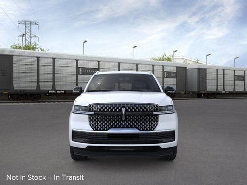 Pristine White Metallic Tri-Coat 2026 Lincoln Navigator Reserve