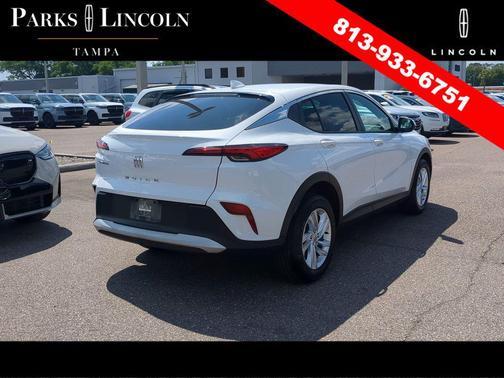 Summit White 2024 Buick Envista Preferred FWD