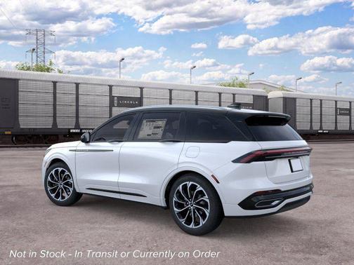 White Platinum Metallic Tri-Coat 2026 Lincoln Nautilus Reserve
