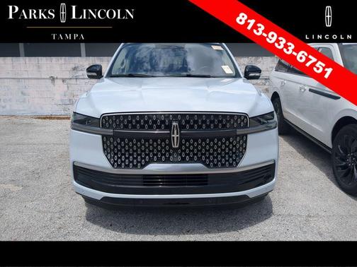 CRYSTAL WHITE METALLIC CC 2025 Lincoln Navigator Reserve
