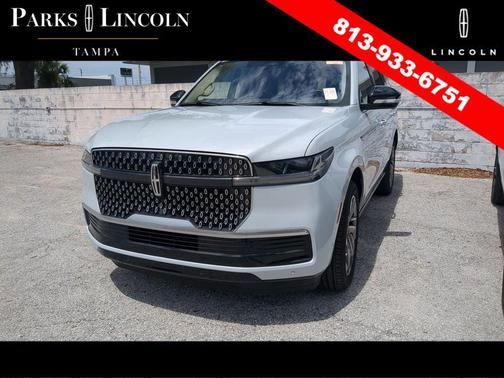 CRYSTAL WHITE METALLIC CC 2025 Lincoln Navigator Reserve