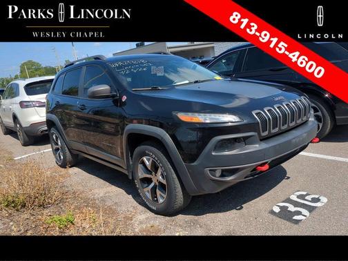 Brilliant Black Crystal Pearlcoat 2014 Jeep Cherokee Trailhawk