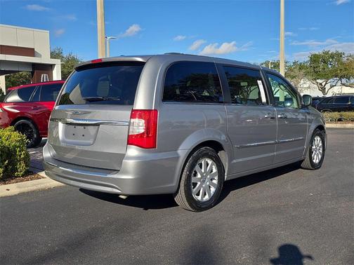 2013 Chrysler Town & Country Touring