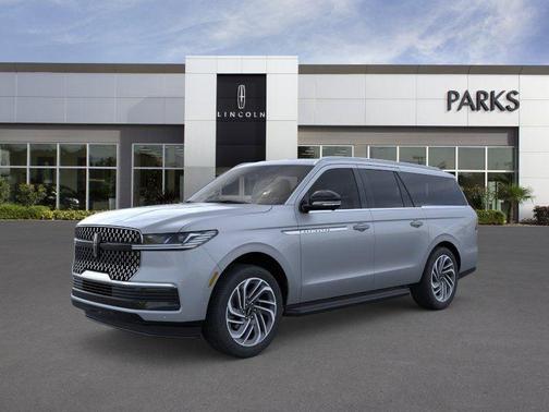 Gray Mist Metallic Tri-Coat 2026 Lincoln Navigator Premiere