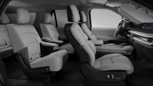 Infinite Black Metallic Clearcoat 2026 Lincoln Navigator Premiere