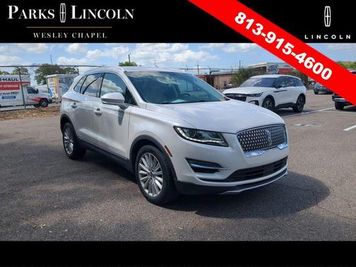 White Platinum Metallic Tri-Coat 2019 Lincoln MKC Standard