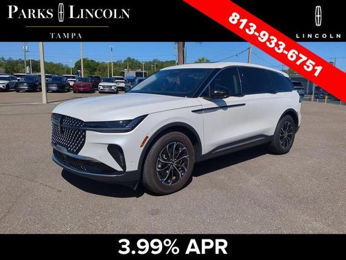 WHITE PLATINUM MET 3C 2024 Lincoln Nautilus Premiere