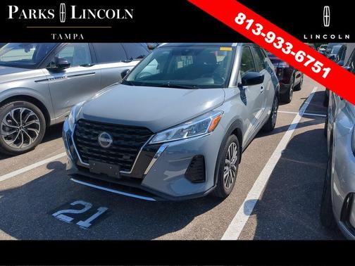 Boulder Gray Pearl 2022 Nissan Kicks SV
