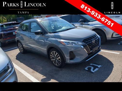 Boulder Gray Pearl 2022 Nissan Kicks SV