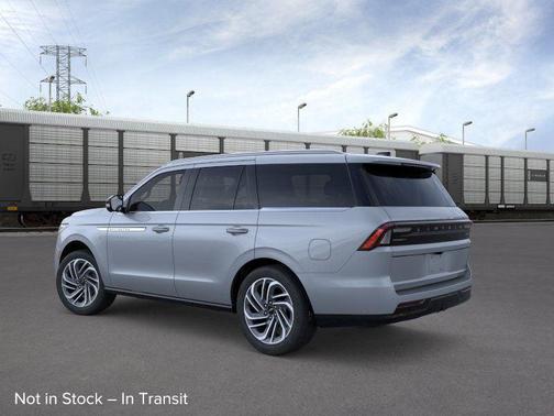 Gray Mist Metallic Tri-Coat 2026 Lincoln Navigator Reserve