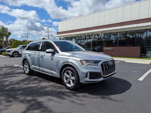 2024 Audi Q7 45 Premium Plus