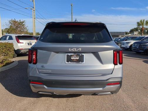 2024 Kia Sorento S