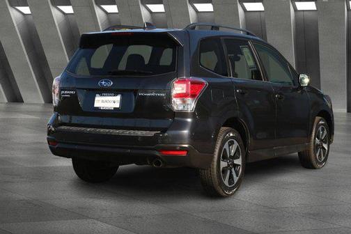 Photo 5 of 22 of 2018 Subaru Forester 2.5i Limited