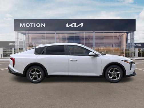 Snow White Pearl 2026 Kia K4 LXS