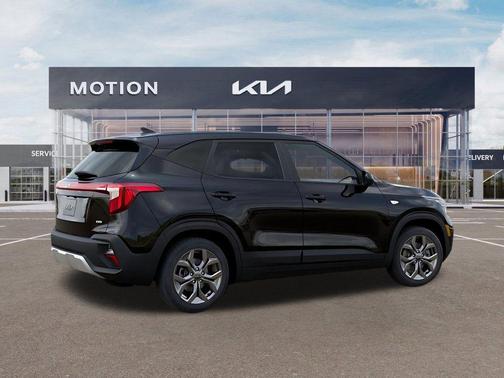 Fusion Black 2026 Kia Seltos LX