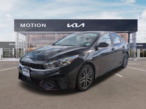 Aurora Black Pearl 2023 Kia Forte GT-Line