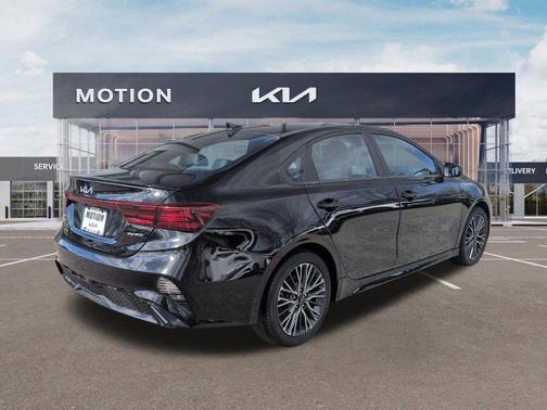 Aurora Black Pearl 2023 Kia Forte GT-Line