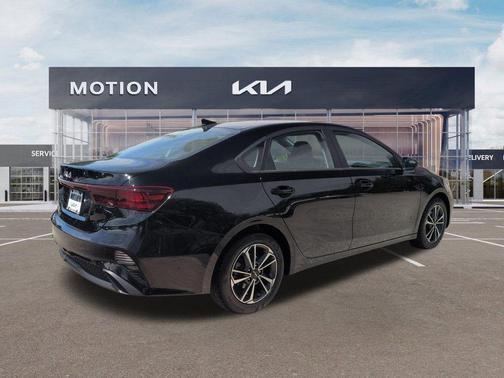 Aurora Black Pearl 2023 Kia Forte LXS