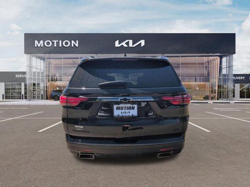 Mosaic Black Metallic 2023 Chevrolet Traverse Premier
