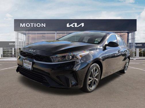 Aurora Black Pearl 2023 Kia Forte LXS