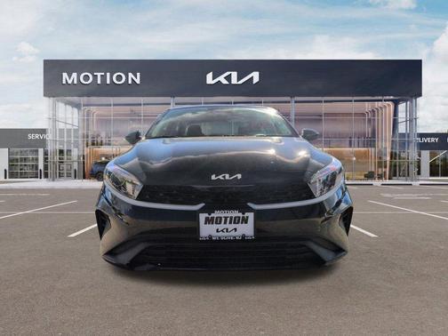 Aurora Black Pearl 2023 Kia Forte LXS