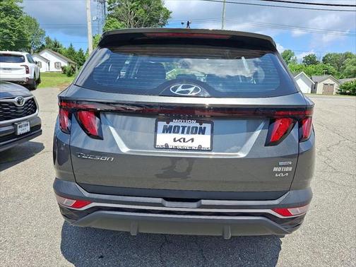 2022 Hyundai TUCSON SE